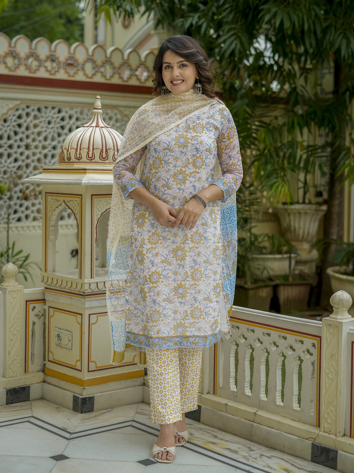 White Floral Print Straight Suit Set for Women - Image 9