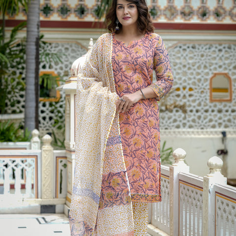 Peach Printed Straight Kurta Set for Women - Image 9