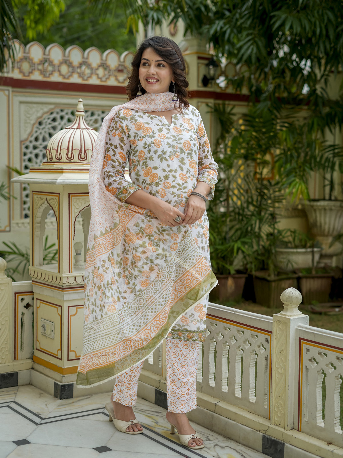 White Floral Print Straight Kurta Set for Women - Image 5