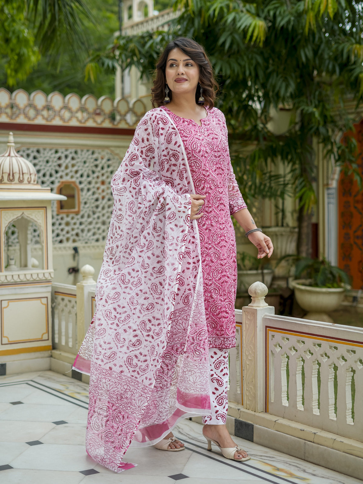 Pink Printed Straight Kurta Set for Women - Image 10