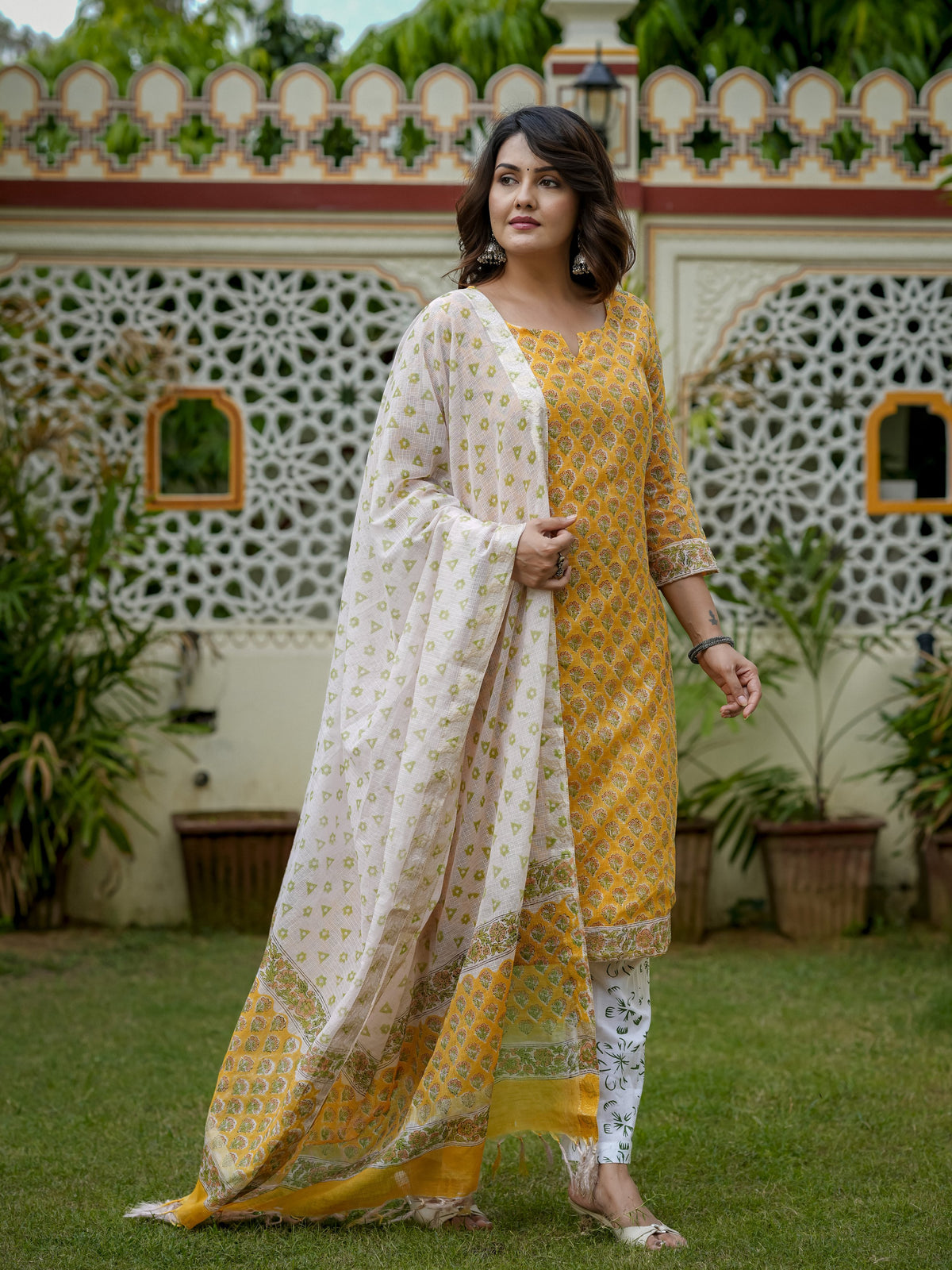 Yellow Printed Kurta Set for Women - Image 5
