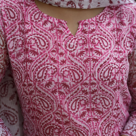 Pink Printed Straight Kurta Set for Women - Image 2