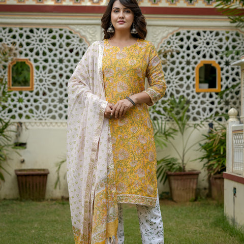 Yellow Floral Printed Kurta Set With Dupatta For Women - Image 8
