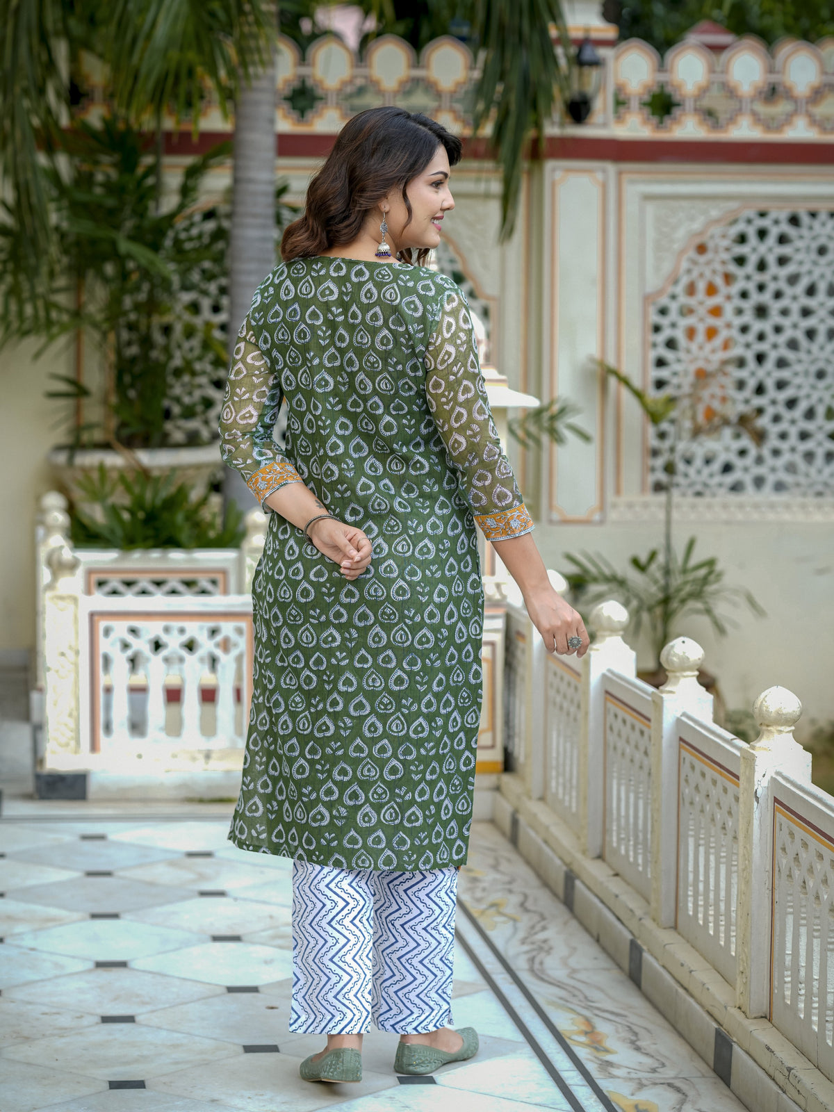 Green Printed Straight Kurta Set for Women - Main Image