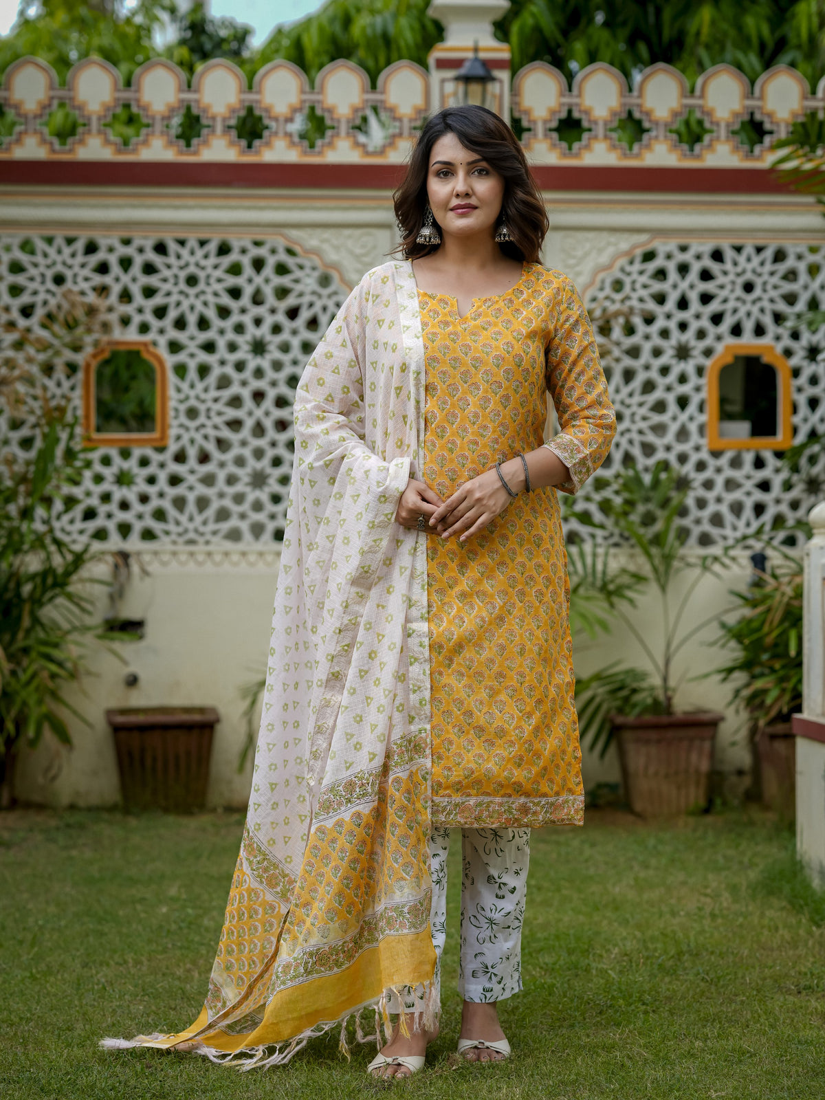 Yellow Printed Kurta Set for Women - Image 4
