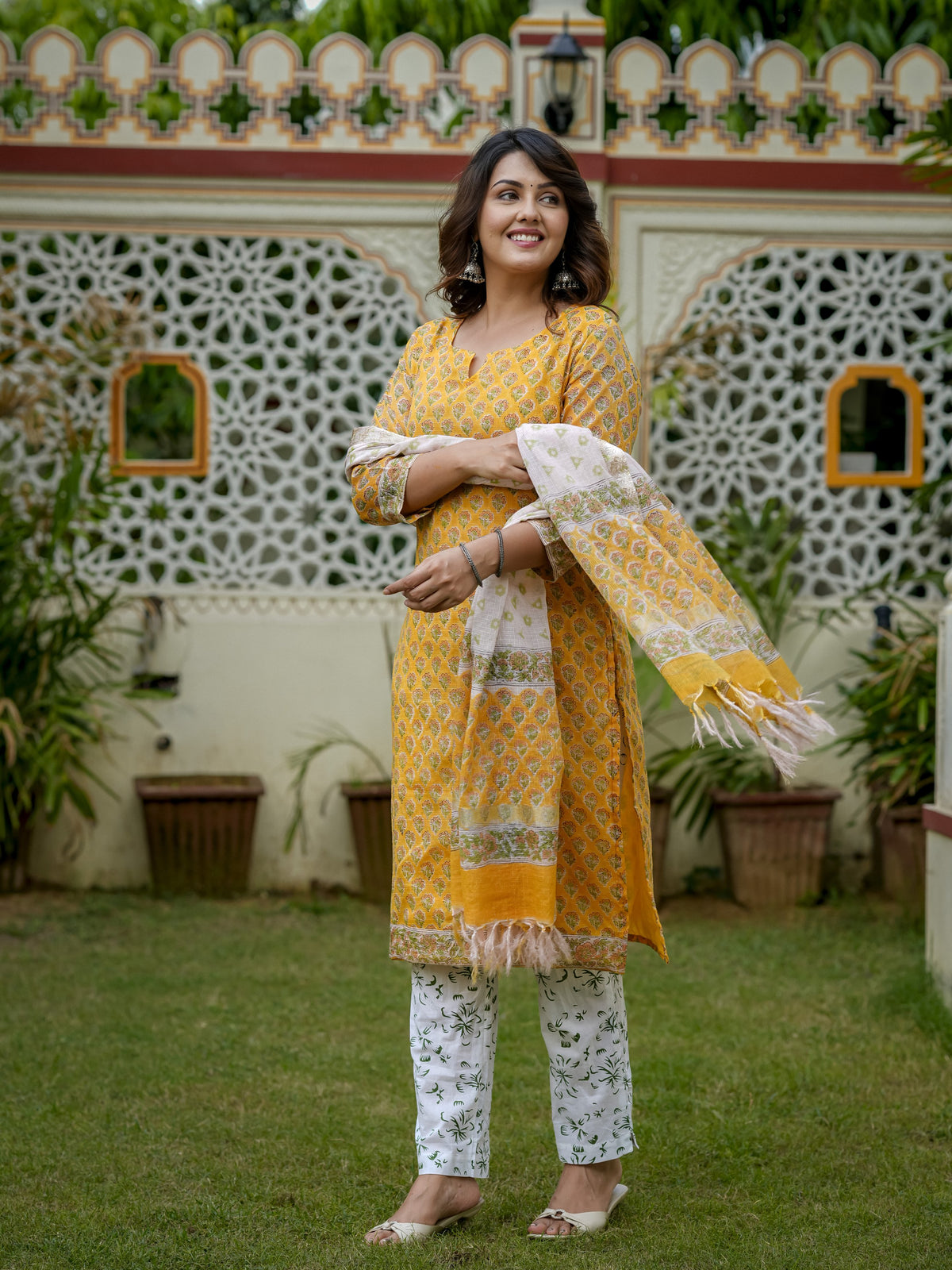 Yellow Printed Kurta Set for Women - Image 3