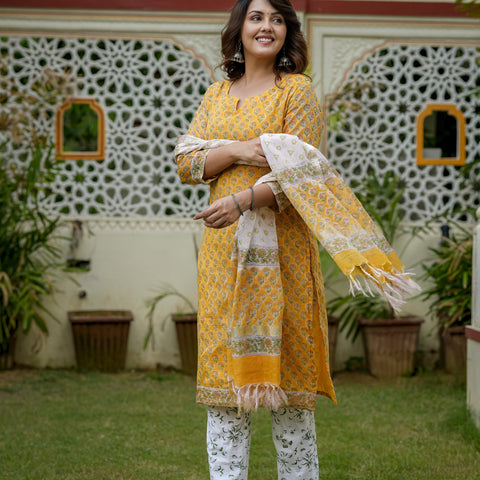 Yellow Printed Kurta Set for Women - Image 3