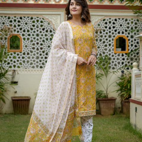 Yellow Floral Printed Kurta Set With Dupatta For Women - Image 7