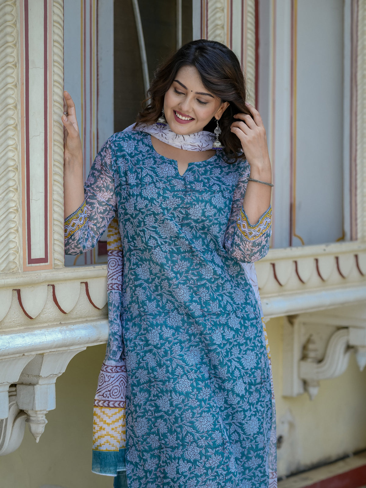 Blue Floral Print Straight Kurta Set for Women - Image 2