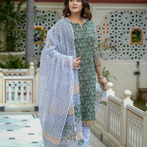 Green Printed Straight Kurta Set for Women - Image 3