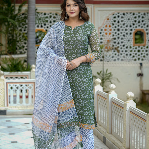 Green Printed Straight Kurta Set for Women - Image 9