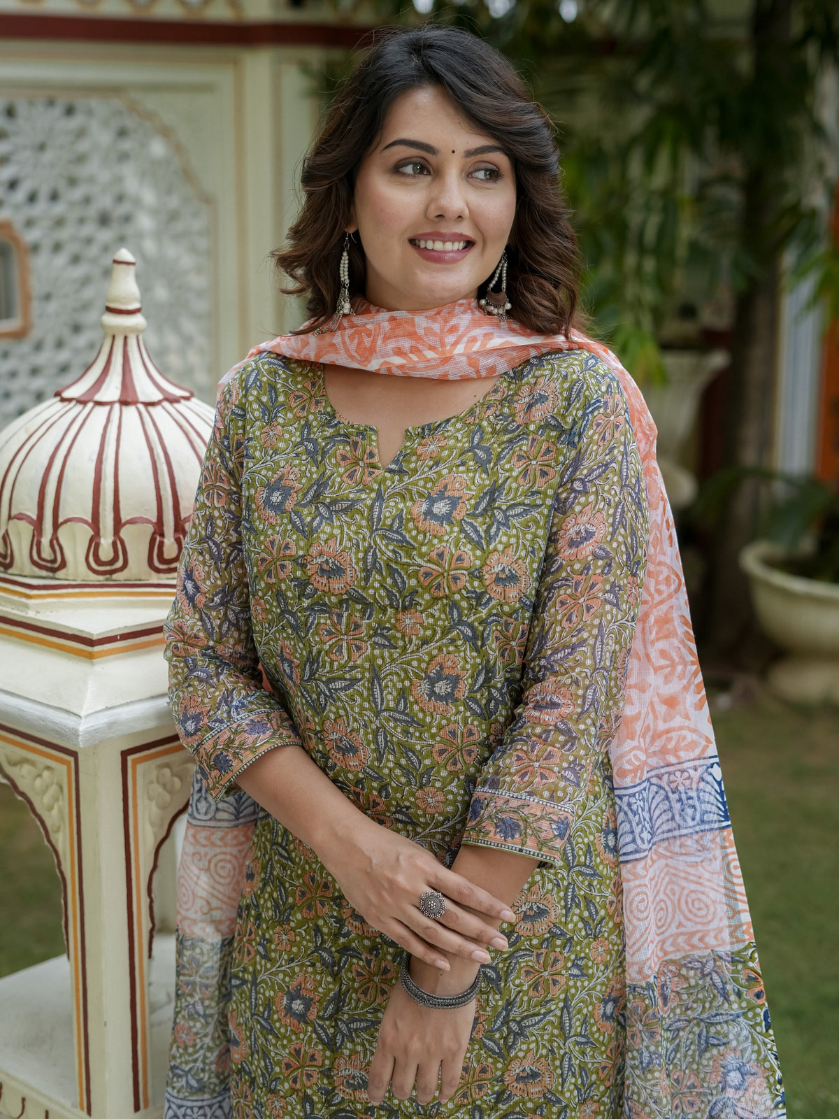 Green Floral Print Straight Kurta for Women - Image 8