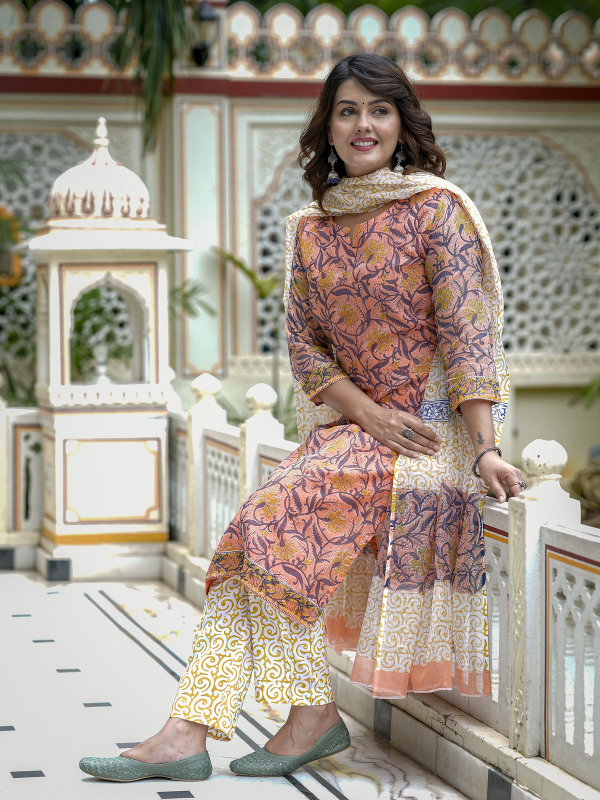 Peach Printed Kurta Set For Women - Image 4