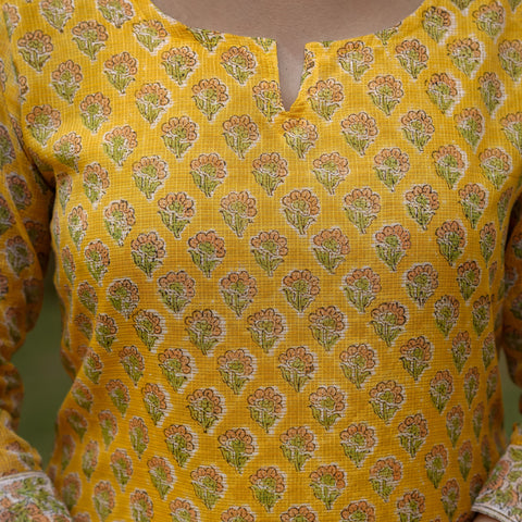 Yellow Printed Kurta Set for Women - Image 2