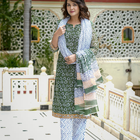 Green Printed Straight Kurta Set for Women - Image 6