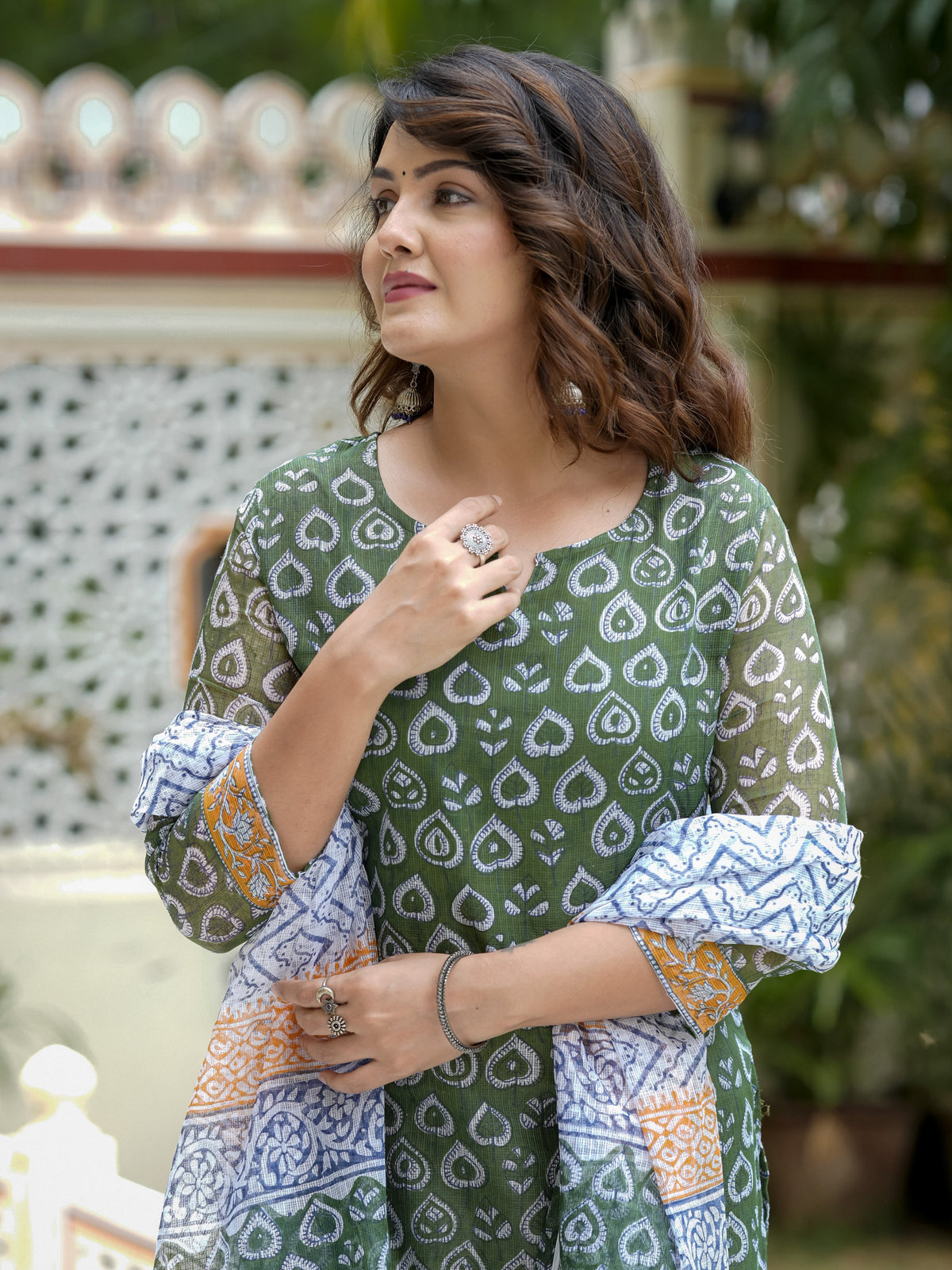 Green Printed Straight Kurta Set for Women - Image 2