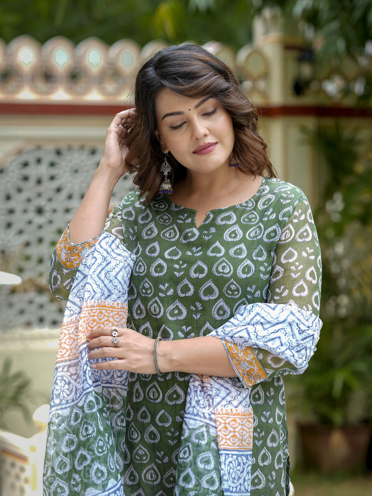 Green Printed Straight Kurta Set for Women - Image 4