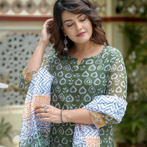 Green Printed Straight Kurta Set for Women - Image 4
