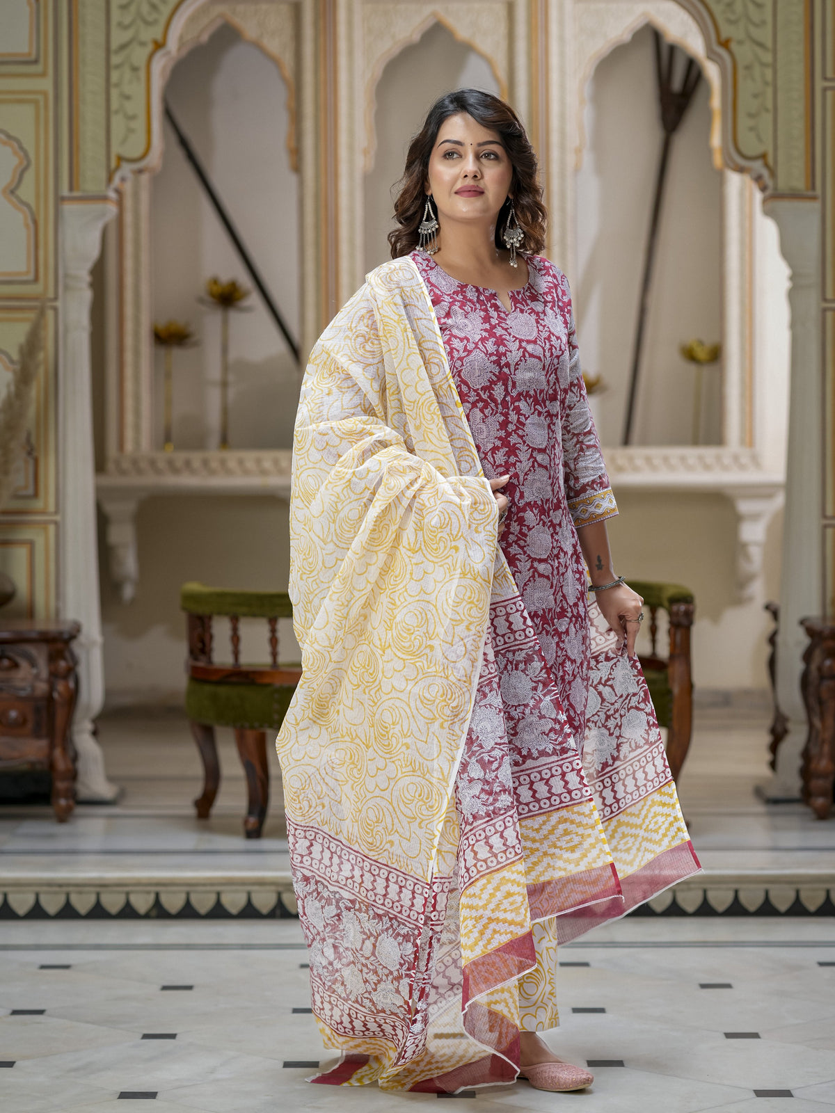 Pink Printed Straight Suit Set for Women - Image 9
