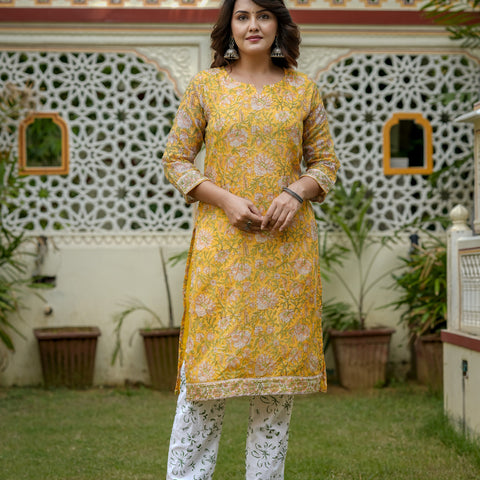 Yellow Floral Printed Kurta Set With Dupatta For Women - Image 5
