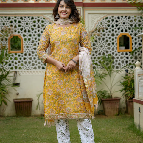 Yellow Floral Printed Kurta Set With Dupatta For Women - Image 6