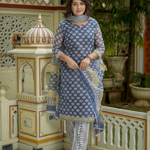 Blue Printed Kurta Set for Women - Image 4