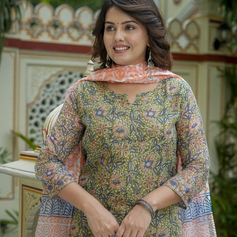 Green Floral Print Straight Kurta for Women - Image 7