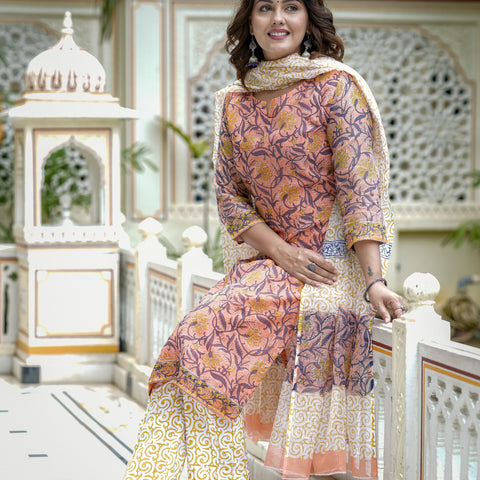 Peach Printed Straight Kurta Set for Women - Image 6