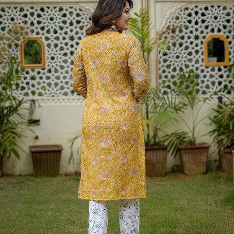Yellow Floral Printed Kurta Set With Dupatta For Women - Image 10