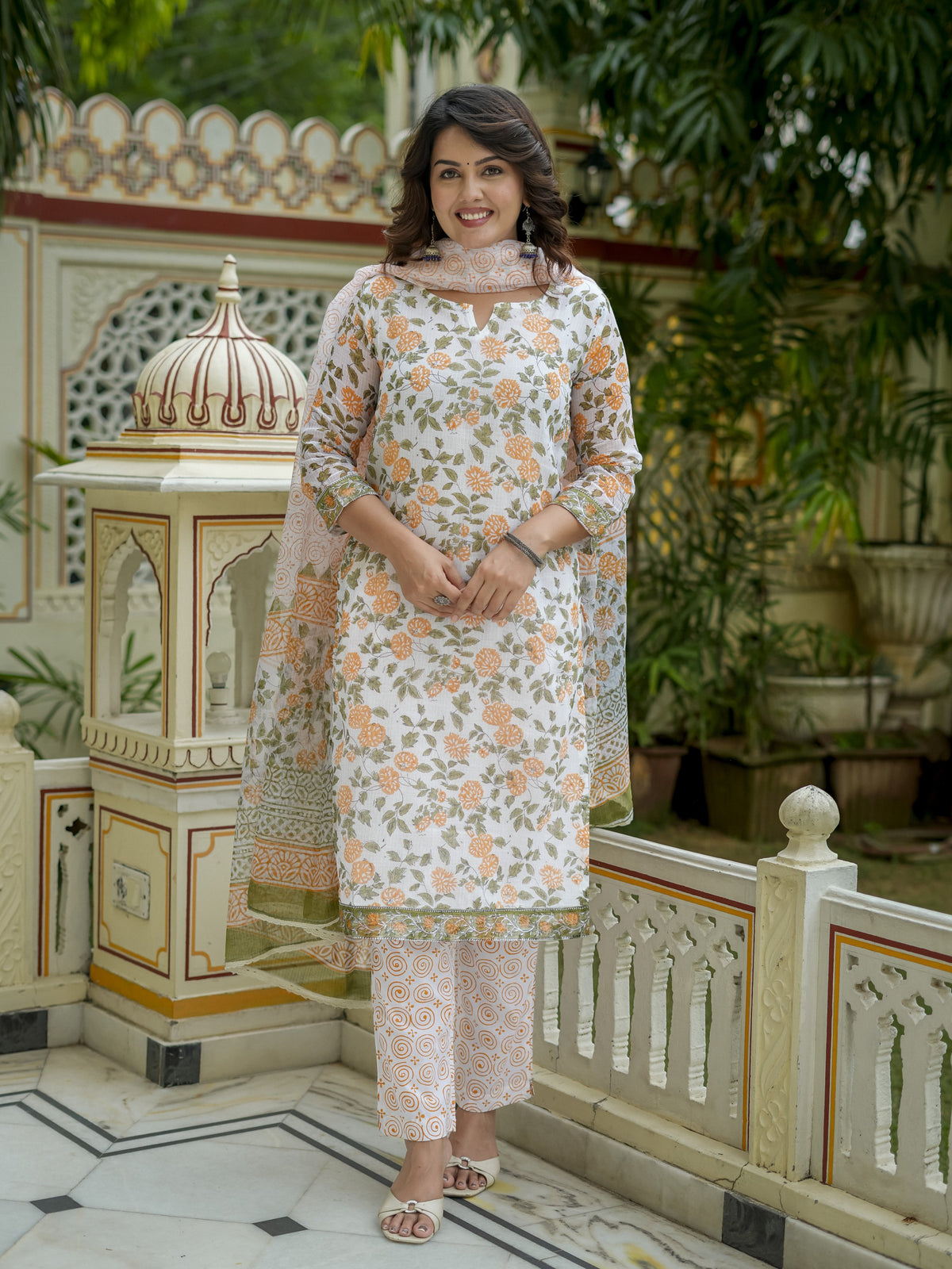 White Floral Print Straight Kurta Set for Women - Image 9