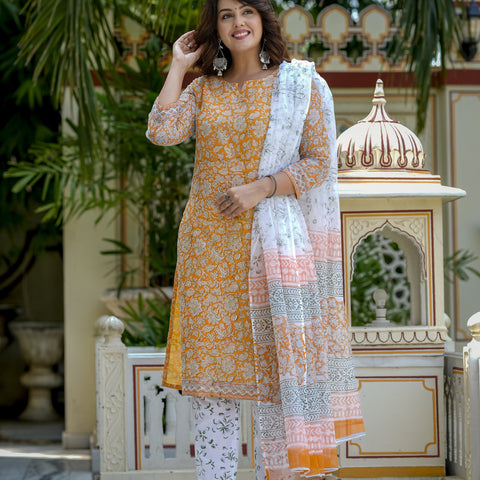 Orange Printed Kurta Set for Women - Image 5